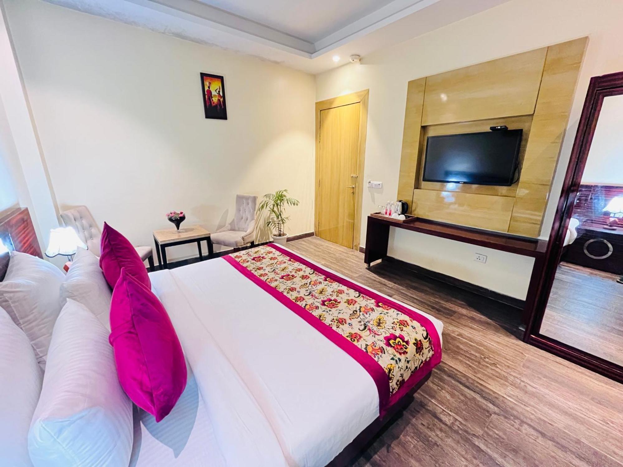 Hotel Banz Near Indira Gandhi Airport Delhi Neu-Delhi Exterior foto