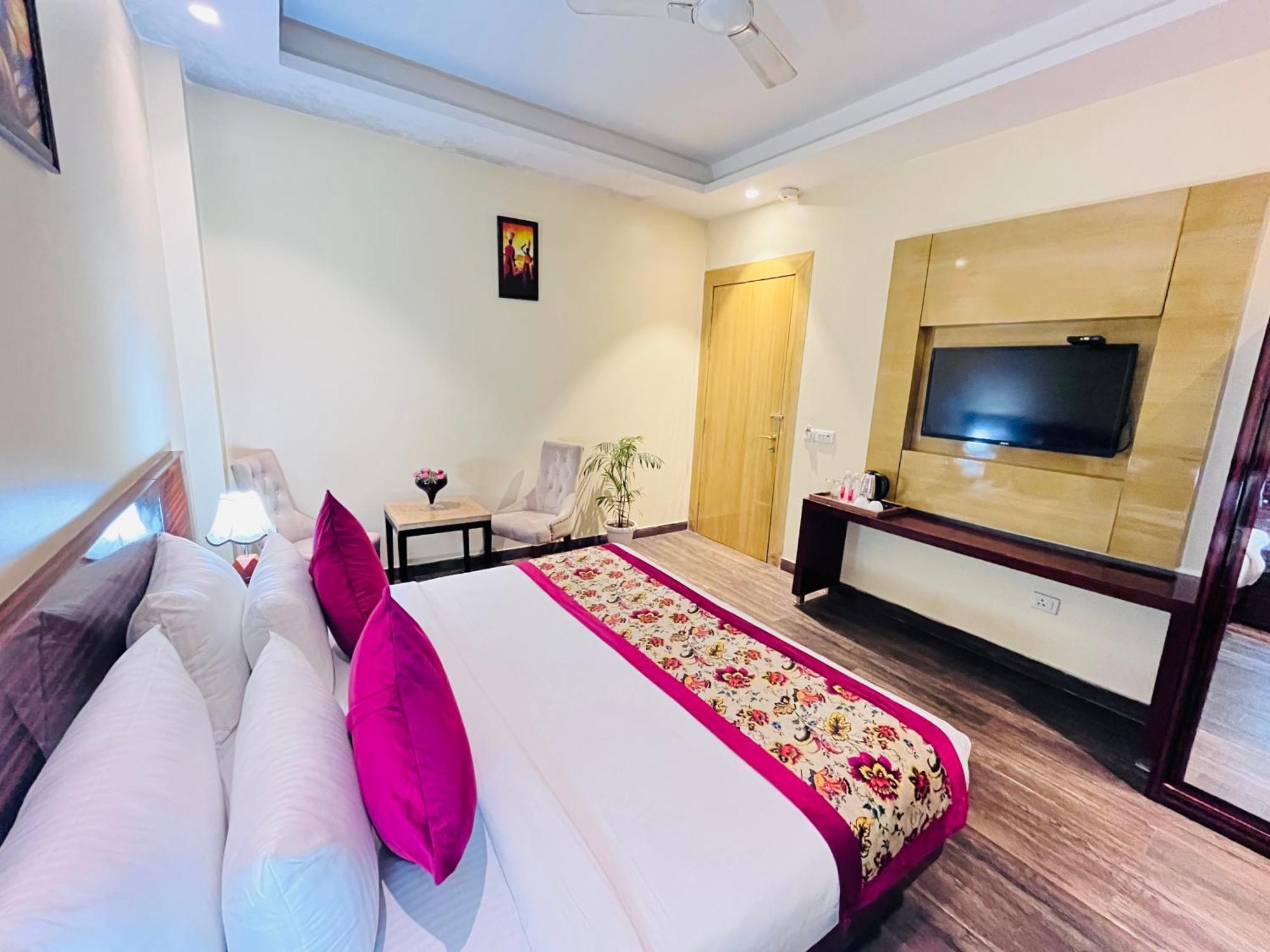 Hotel Banz Near Indira Gandhi Airport Delhi Neu-Delhi Exterior foto