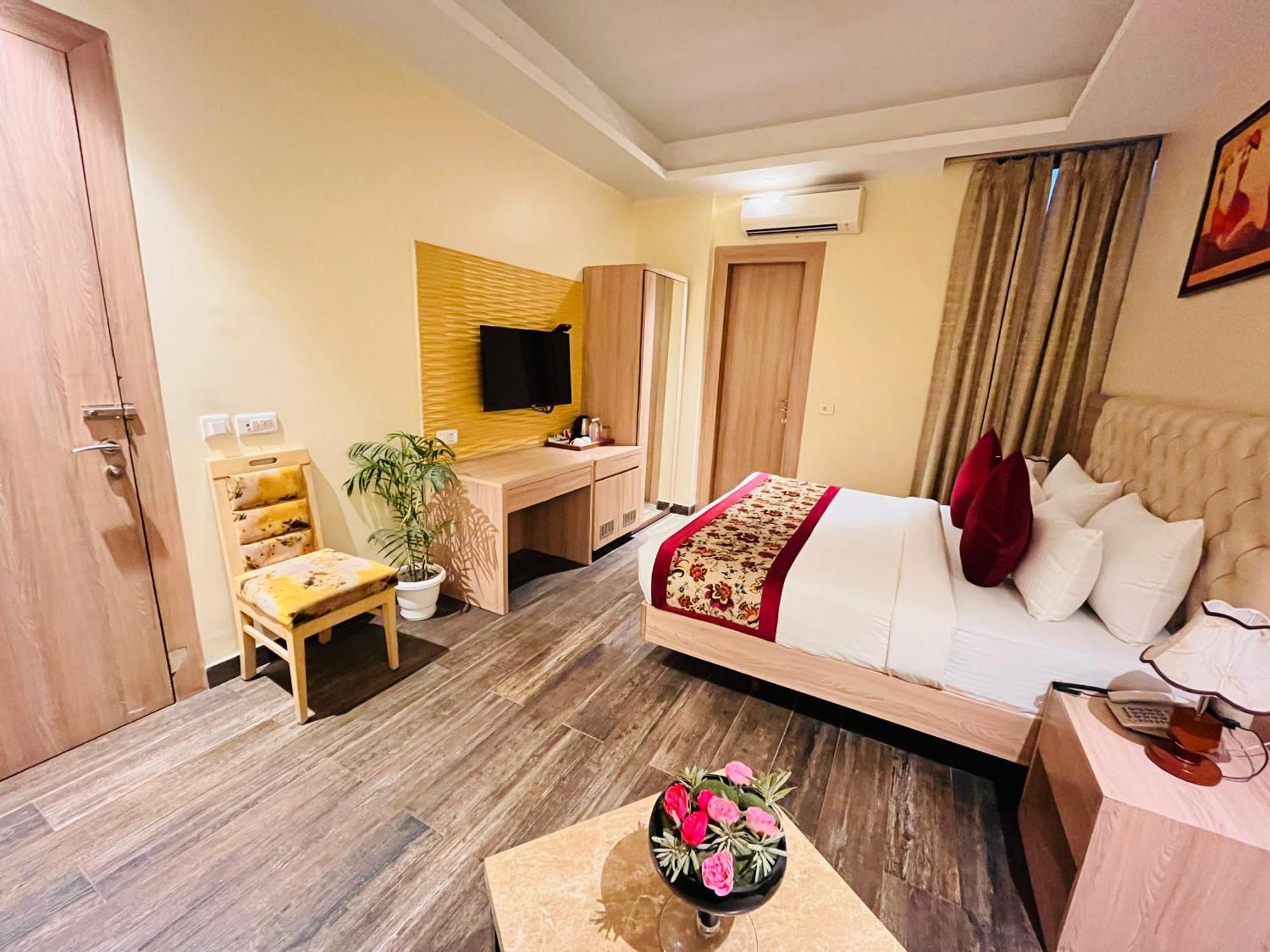 Hotel Banz Near Indira Gandhi Airport Delhi Neu-Delhi Exterior foto