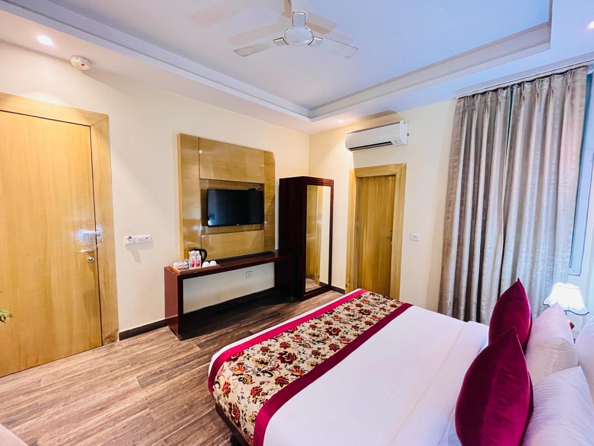 Hotel Banz Near Indira Gandhi Airport Delhi Neu-Delhi Exterior foto